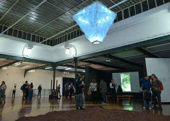 Capilla del Arte UDLAP recibe la BIENALSUR con exposición audiovisual