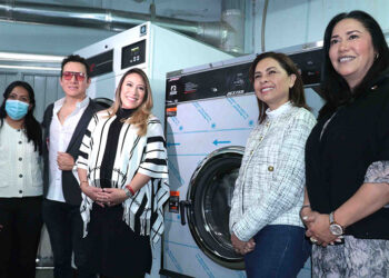 Con donación de lavadora industrial, SEDIF refuerza bienestar en casas de Asistencia