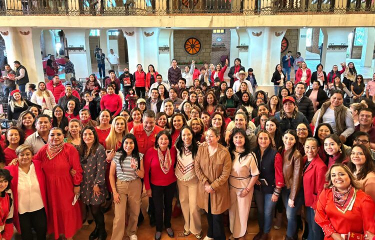 Liz Sánchez participa en capacitación política 2024