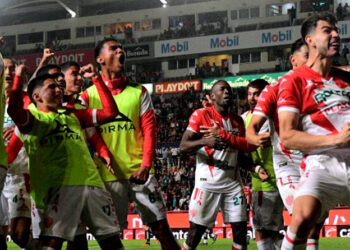 Necaxa remonta y doblega al Zorro y Pumas pasa sobre Bravos 1-0