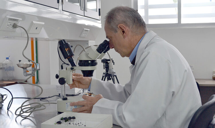 BUAP conforma equipos de investigación interdisciplinaria para la solución de problemas nacionales