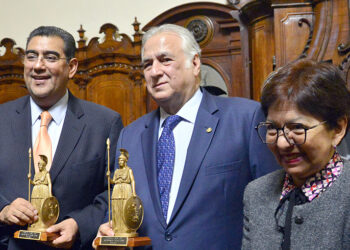 Las primeras generaciones siempre dejan una huella imborrable en la institución: Rectora María Lilia Cedillo