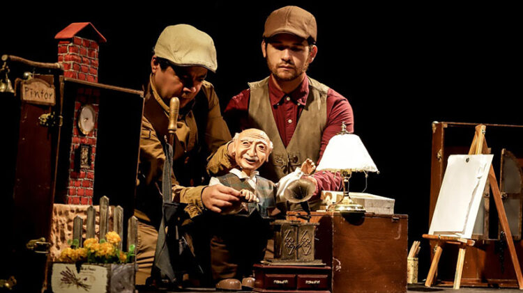 Maika Teatro, compañía duranguense dedicada a la investigación, ejecución y difusión del teatro de títeres y objetos
