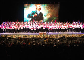 Coro monumental hizo vibrar al Auditorio Metropolitano