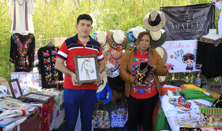 Promueve gobierno estatal trabajo de artesanos en Gran Premio Ecuestre