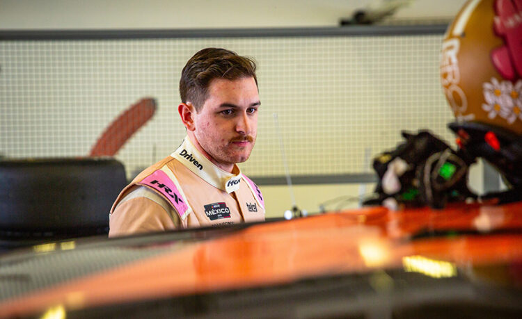 Rodrigo Rejón y el GGG Racing Team, al Memorial Coliseum con NASCAR México