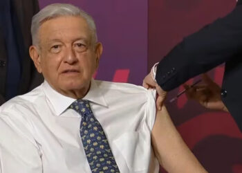 AMLO primero en recibir vacuna “Patria” tras ser aprobada