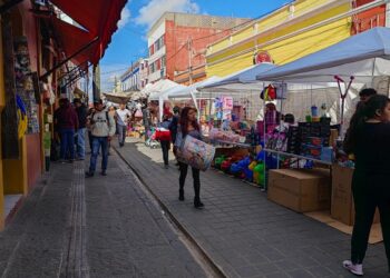 Por temporada de Reyes Magos, Ayuntamiento de Puebla desplegó operativo de ordenamiento de jugueteros