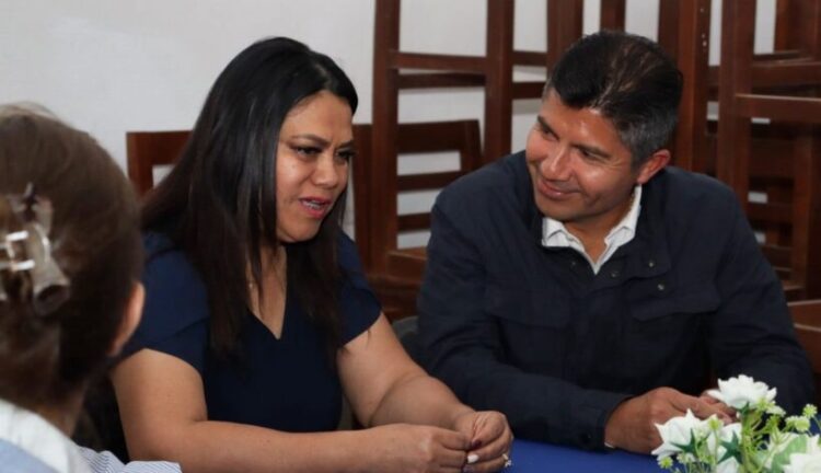 Panistas en Amozoc presentan sus necesidades a Lalo Rivera