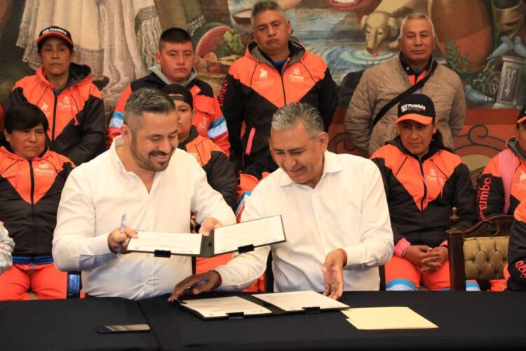 Con revisión contractual, Ayuntamiento de Puebla y Sindicato de Limpia mejoran condiciones labores de “Las Naranjitas”