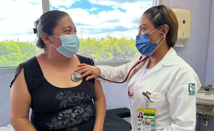 Recomienda IMSS Puebla medidas de salud ante caída de ceniza
