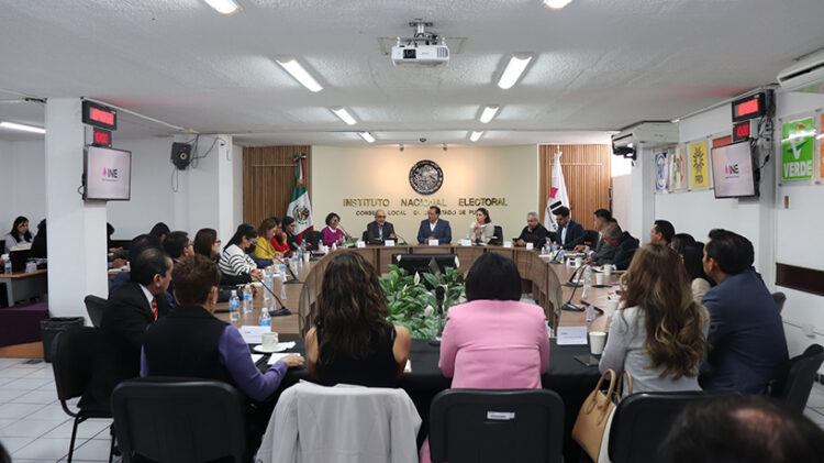 Rumbo al 2 de junio, integrantes del Consejo General revisan avances de la Delegación del INE en Puebla
