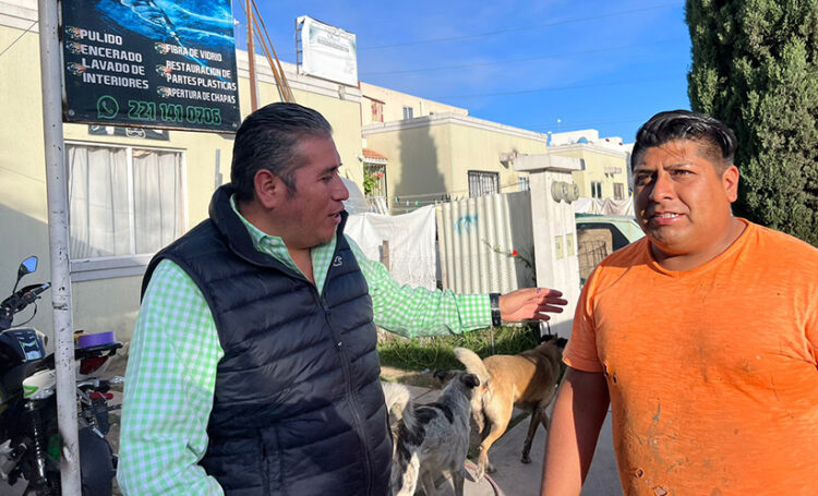 Miguel Ángel Quechol encabeza las encuestas en MORENA-PT-PVEM