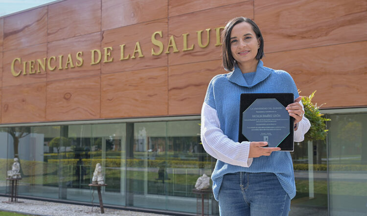 Académica UDLAP recibe reconocimiento a su trayectoria profesional por parte de universidad de Colombia