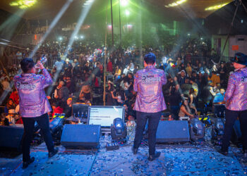 Banda Renovación hace vibrar a la Ciudad de México
