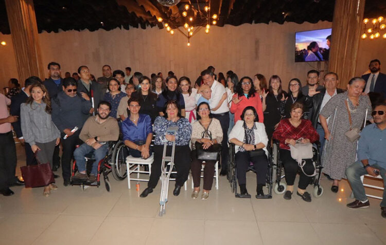 Se necesitan mejorar las condiciones de personas con discapacidad y adultos mayores dicen asociaciones a Lalo Rivera y Lili Ortiz