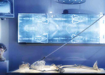 La exposición sobre La Sábana Santa continúa en la ciudad