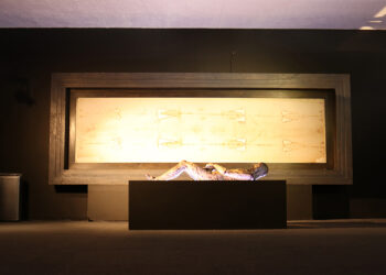 Inauguran en la UAG exposición sobre “La Sábana Santa”