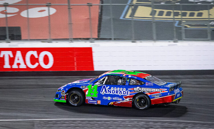 Alex De Alba y el Alessandros Racing, salieron con Top-3 de Nascar México en el Memorial Coliseum