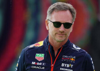 Horner en la línea más fina para ser expulsado de Red Bull