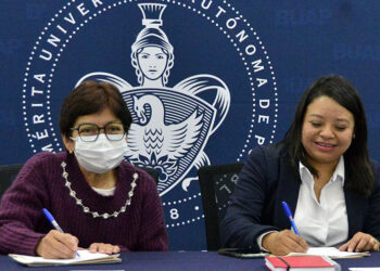 Con un aumento de 4 por ciento firma BUAP contratos colectivos de trabajo con SITBUAP y ASPABUAP