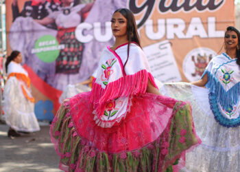 Cierran semestre con gran gala cultural