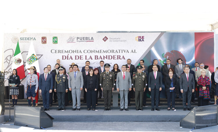 Preside Sergio Salomón Ceremonia Conmemorativa al Día de la Bandera