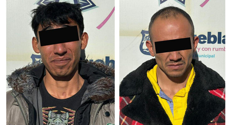 Por robo a OXXO, dos hombres fueron detenidos por la policía municipal de Puebla