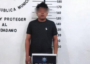 Tras persecución, policía de San Pedro Cholula frustra robo de camioneta y detiene a presunto delincuente