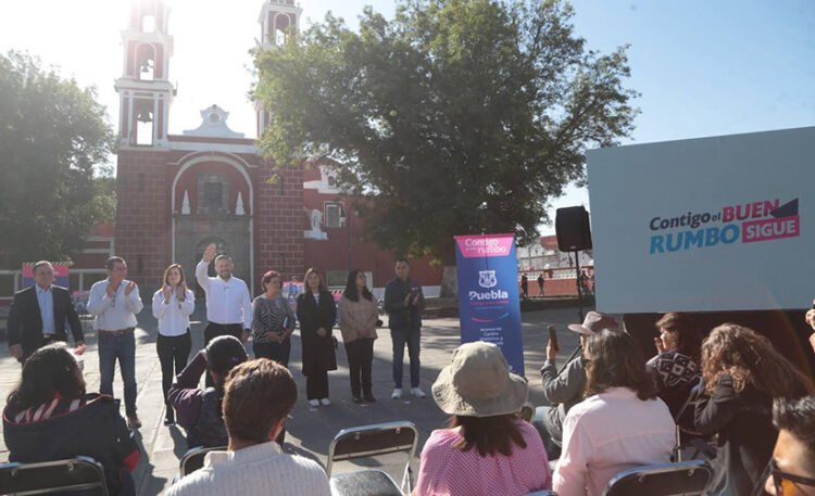 Entrega Ayuntamiento de Puebla trabajos de mejoramiento en Analco