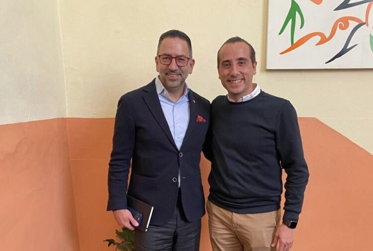 Mario Riestra da la bienvenida a Javier Lozano