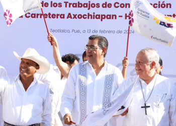En Tleotlalco, inicia Sergio Salomón trabajos de construcción de la carretera Axochiapan – Huachinantla