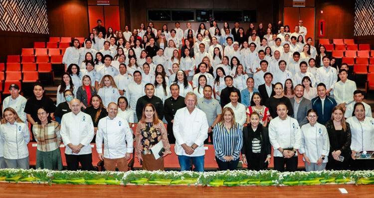 Arte de Estrella Michelín; el reconocido Chef Peter Knogl y directores de Le Cordon Bleu inspiran a estudiantes de la Anáhuac Puebla