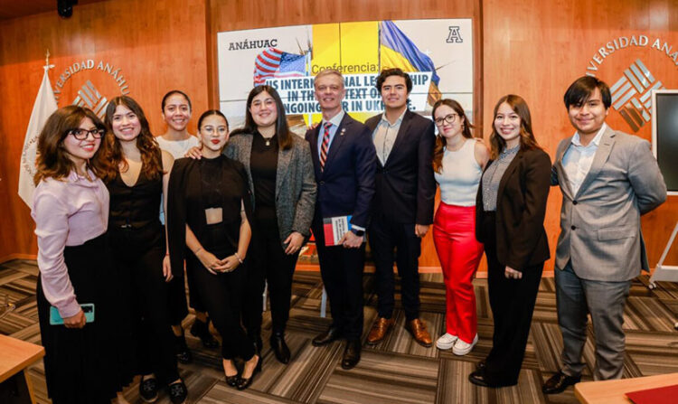 Estudiantes de la Anáhuac Puebla exploran con el Dr. Andrzej Demczuk el liderazgo internacional de Estados Unidos en el contexto de la Guerra en Ucrania