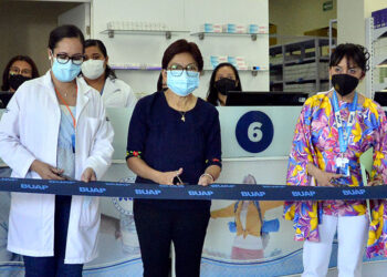 Inaugura Rectora María Lilia Cedillo Farmacia Hospitalaria para derechohabientes