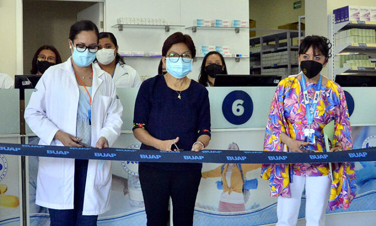 Inaugura Rectora María Lilia Cedillo Farmacia Hospitalaria para derechohabientes