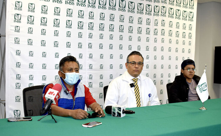 Logra Hospital de Especialidades del IMSS Puebla trasplante de córnea número mil
