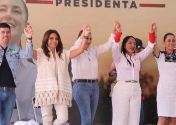 Acompaña Olivia Salomón a la candidata Claudia Sheinbaum en su visita a Puebla