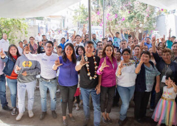 Conoce Lalo Rivera el Estado de Puebla, le recuerdan anécdotas en Atzompa y Tecuanipan