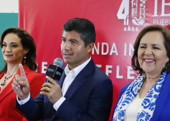 Lalo Rivera primer participante en la agenda institucional 2024 de la UIA Puebla