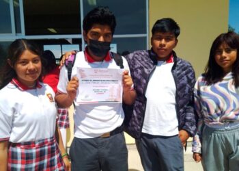 Triunfan en ajedrez los alumnos de Xalmimilulco