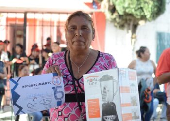 Concursan con platillos mexicanos en feria de colonia