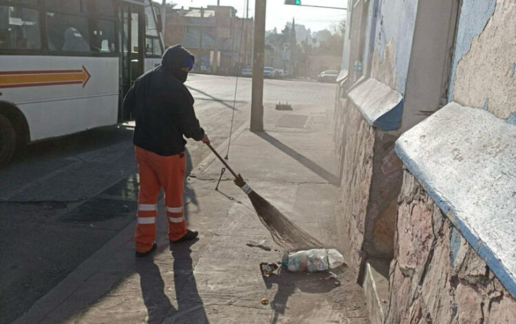 Exhorto a no realizar actividades al aire libre por caída de ceniza