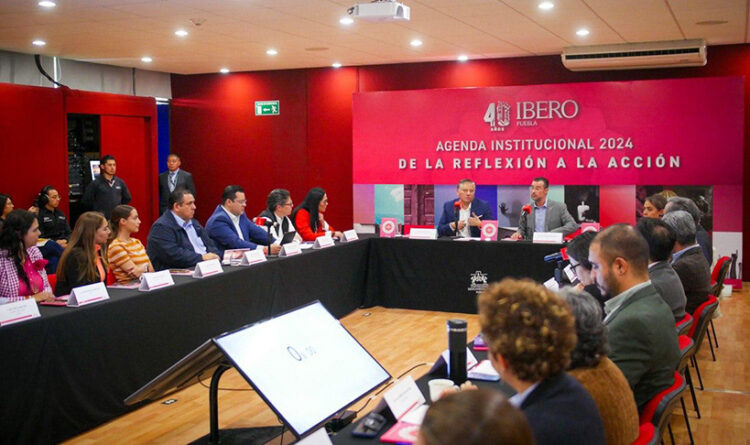 Entrega Ibero la agenda institucional 2024 al candidato a la gubernatura Fernando Morales