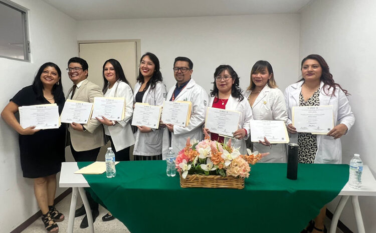 Egresan 354 médicas y médicos especialistas del IMSS Puebla de residencia en los tres niveles de Atención Médica