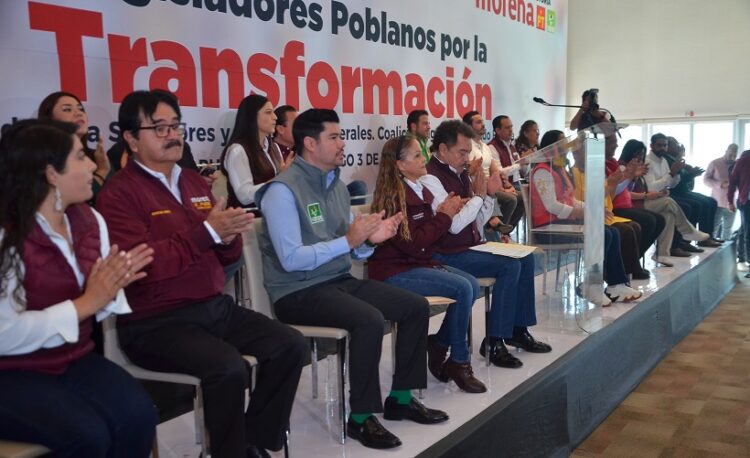 Megacoalición presenta a su ejército de legisladores de la 4T