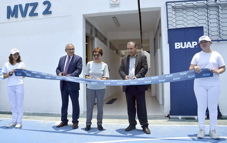 La Rectora María Lilia Cedillo inaugura auditorio de posgrado y cubículos para docentes en la FMVZ