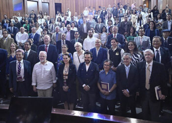 Presenta IMSS colección editorial, retrata en cinco libros su evolución en 80 años de historia