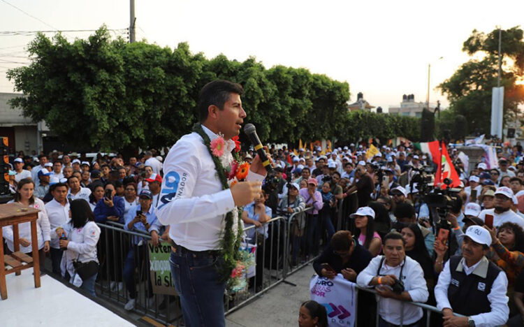Lalo Rivera marcha en San Martín Texmelucan Por una Puebla sin Miedo