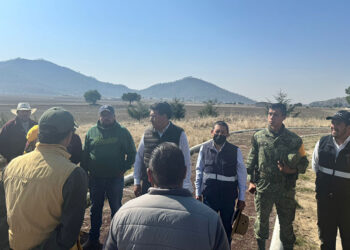 Mantienen tres órdenes de gobierno trabajos de liquidación de incendio de Libres